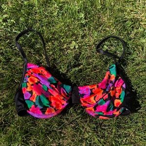 Vintage Sea Fair vibrant floral bikini top 🍋